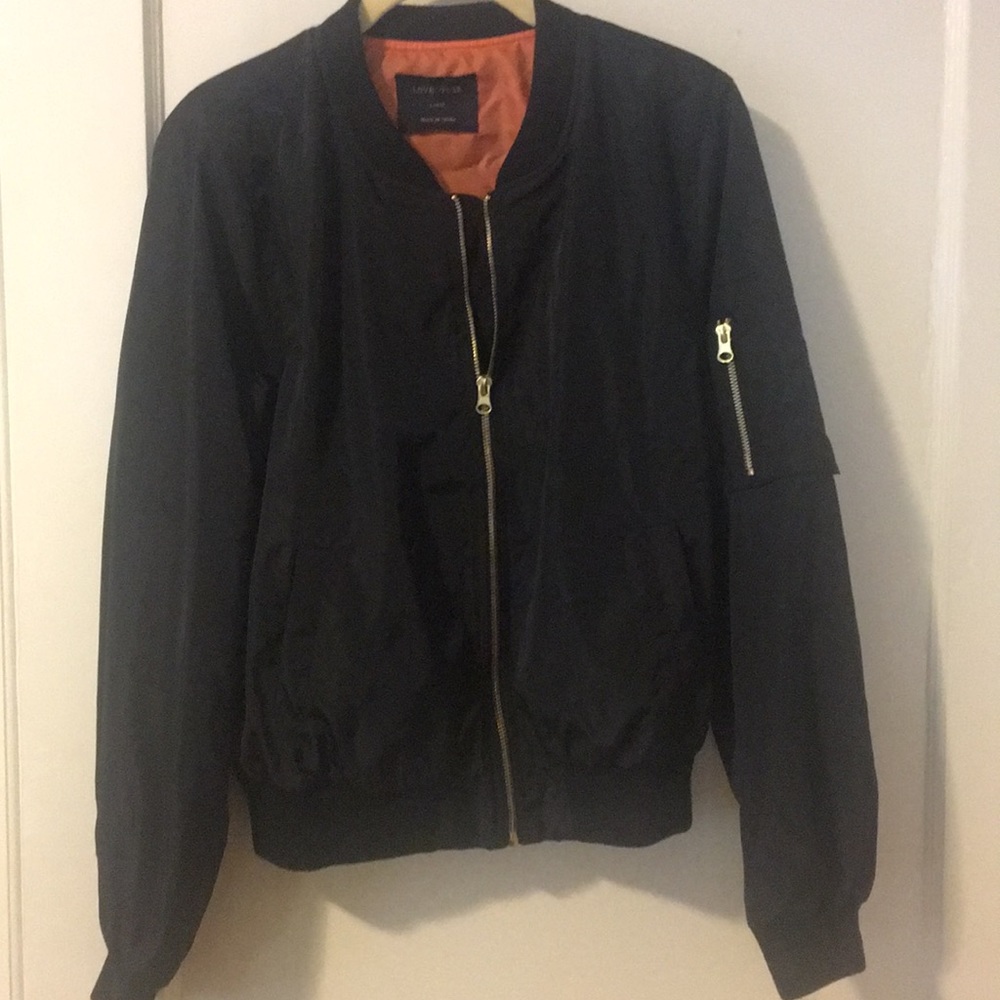 Lightweight bomber jacket